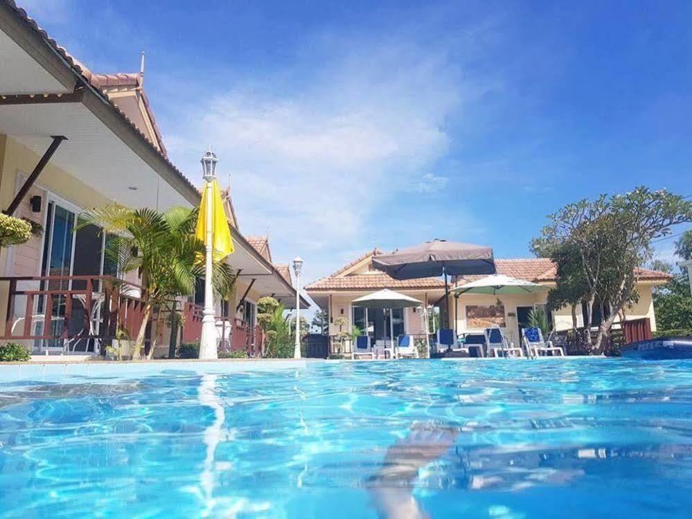 Charm Resort Cha-Am Extérieur photo